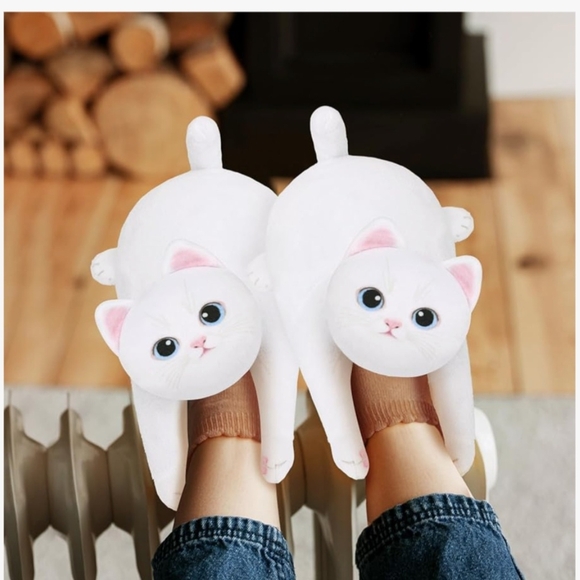 Brand New in Box Cute Memory Foam Cat Slippers - Picture 3 of 6